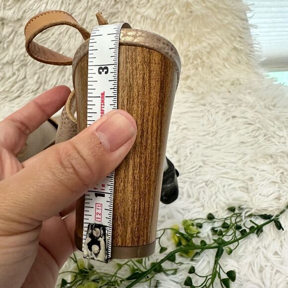 Hispanitas‎ Sitoshi Gold Metallic Leather Slingback Sandals sz 40/ US 9 - Picture 9 of 9